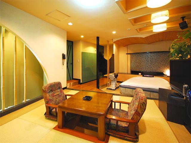 Hotel Rr (Adults Only) Yokkaichi Exterior foto